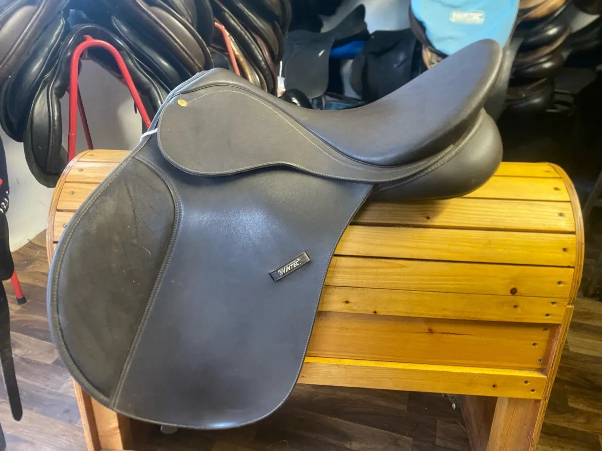 18” brown Wintec adjustable saddle - Image 1