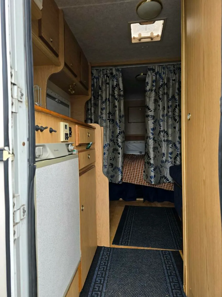 Camper - Image 4