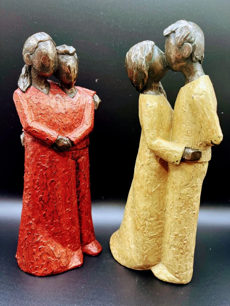 Pair of Genesis figurines - Image 1