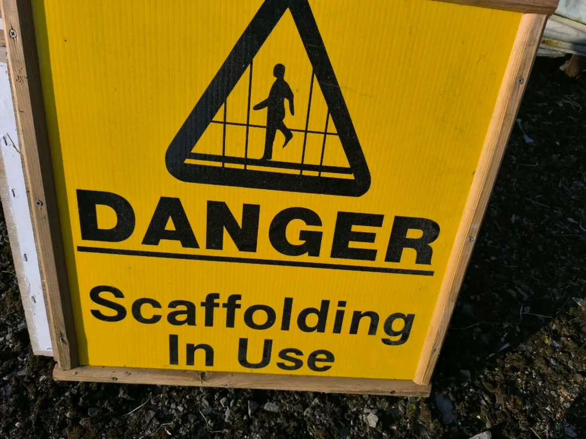 Signs - Image 4