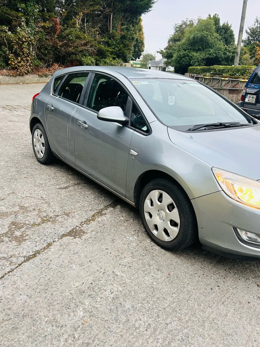 Car - Image 2