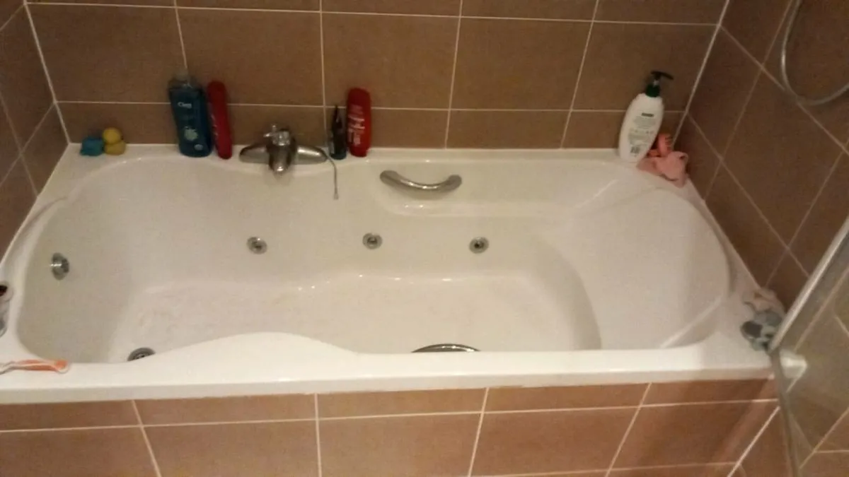 Jacuzzi bath