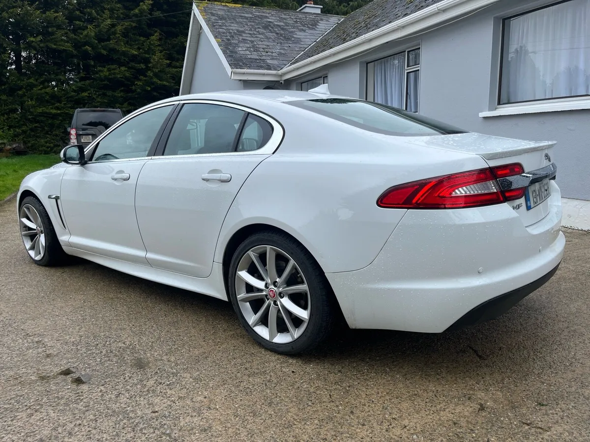 Jaguar XF - Image 4