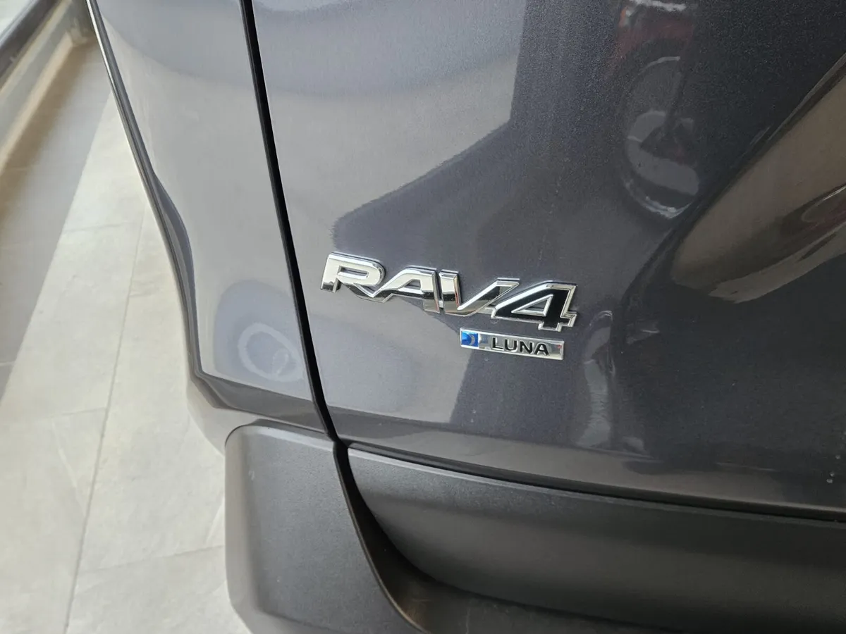 21 TOYOTA RAV4 LUNA HYBRID EDITION - Image 4