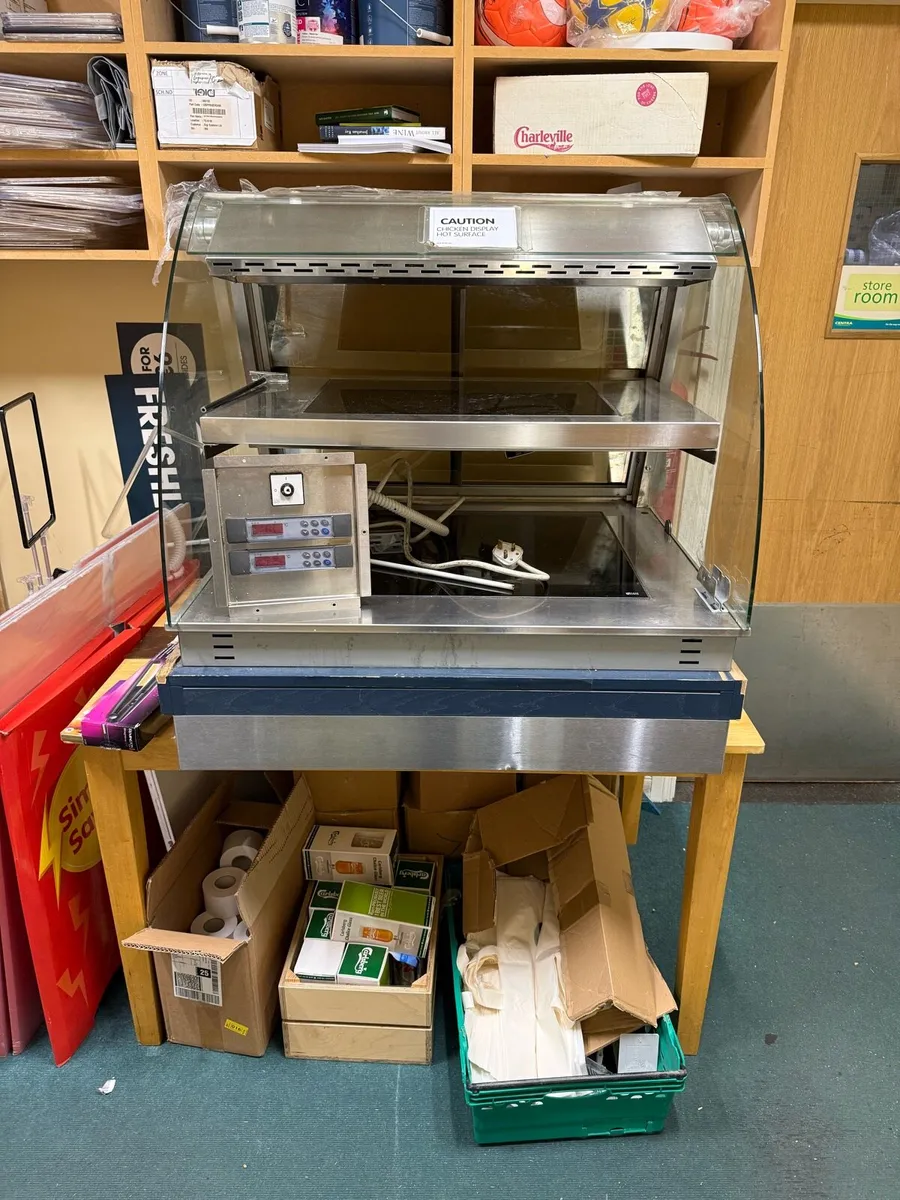 Hot Chicken Counter - Image 1