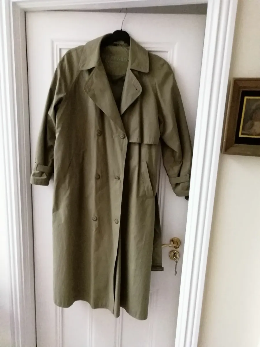 Ladies coats - Image 4