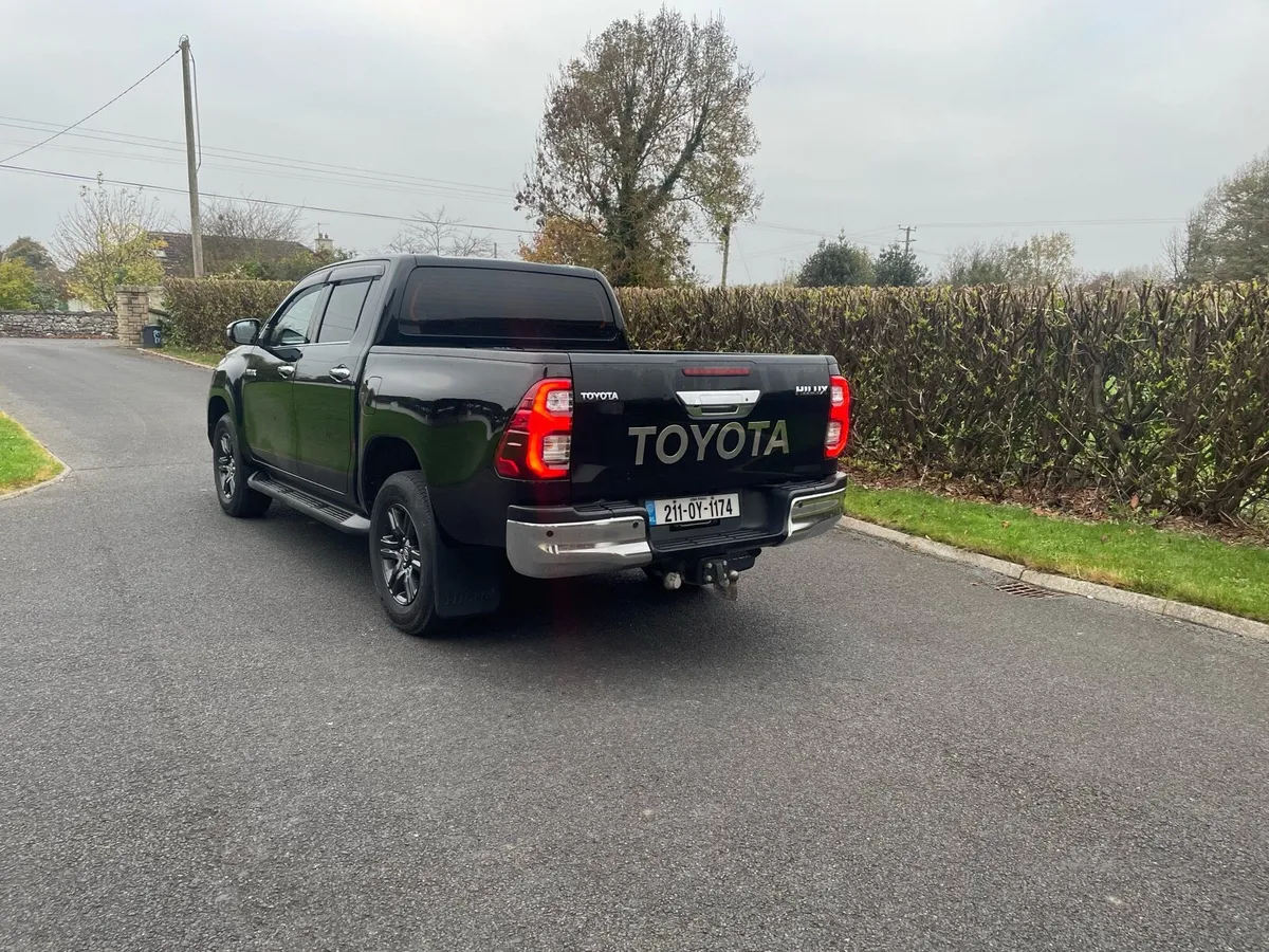 Toyota Hilux - Image 2