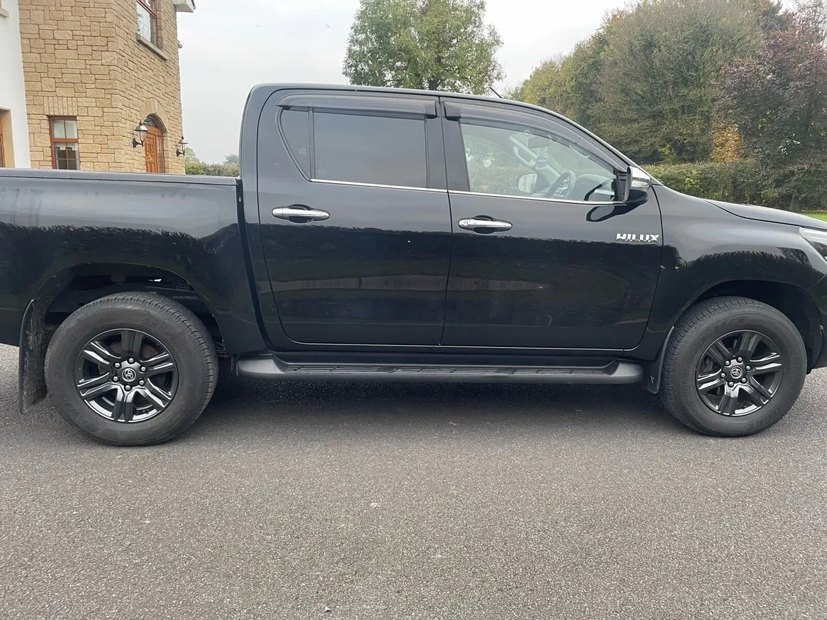 Toyota Hilux - Image 3