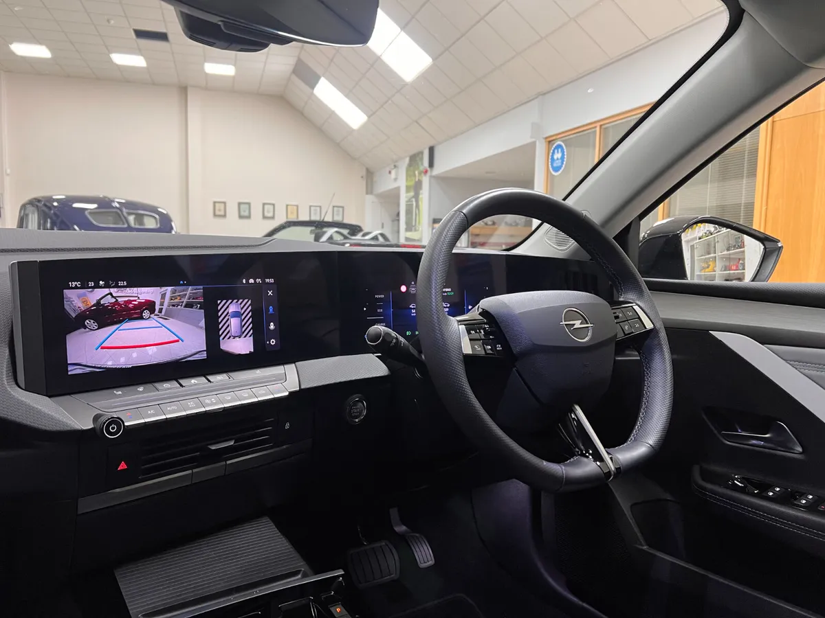 Massive Spec PHEV Hybrid New Generation Opel Astra - Image 4
