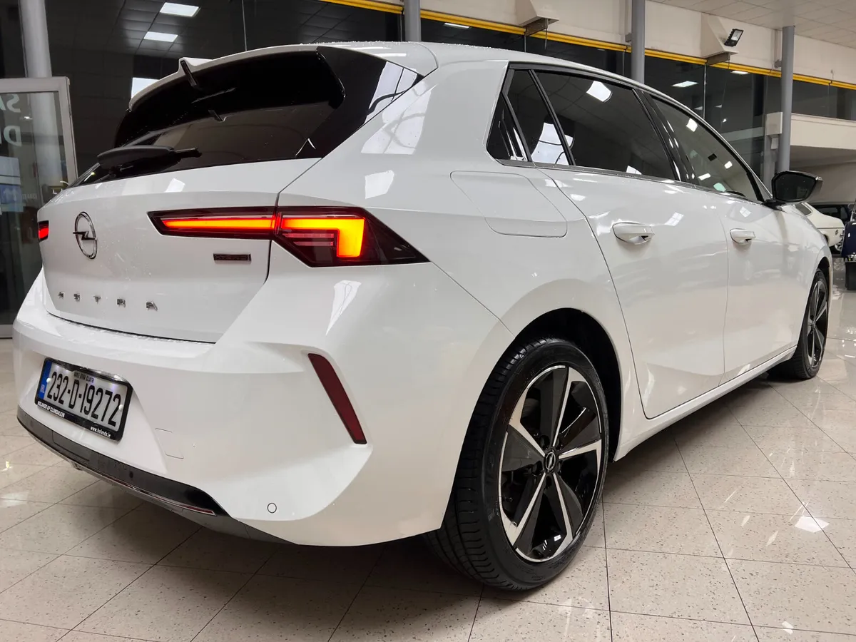 Massive Spec PHEV Hybrid New Generation Opel Astra - Image 2