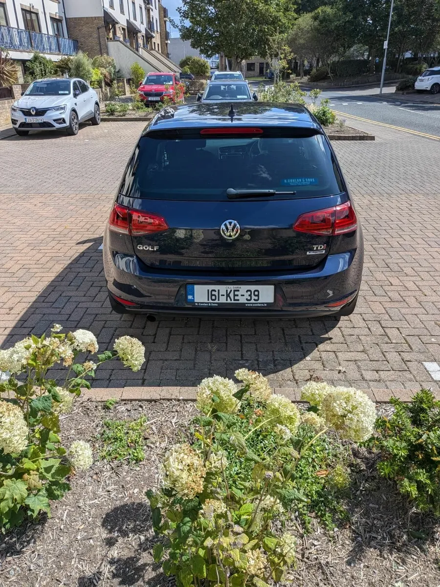 Volkswagen Golf 2016 Highline 1.6 TDI 110HP Manual - Image 3