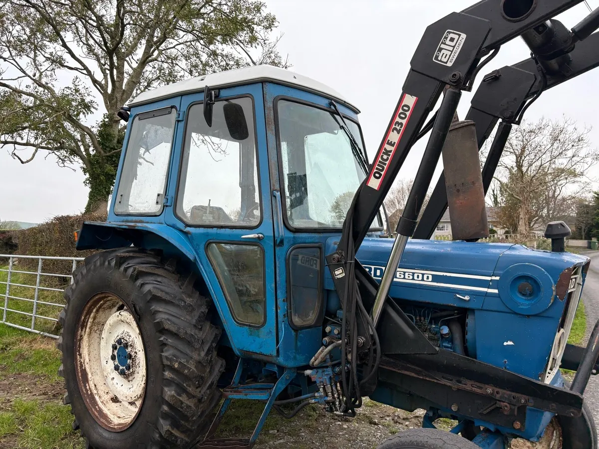 Ford 6600 2Wd Tractor, Quicke Front Loader - Image 3