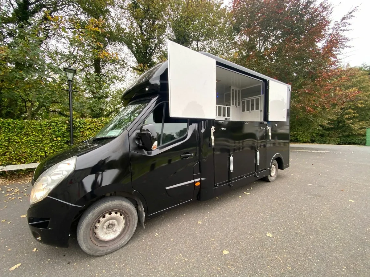2 horse van Renault Master  2016 - Image 4