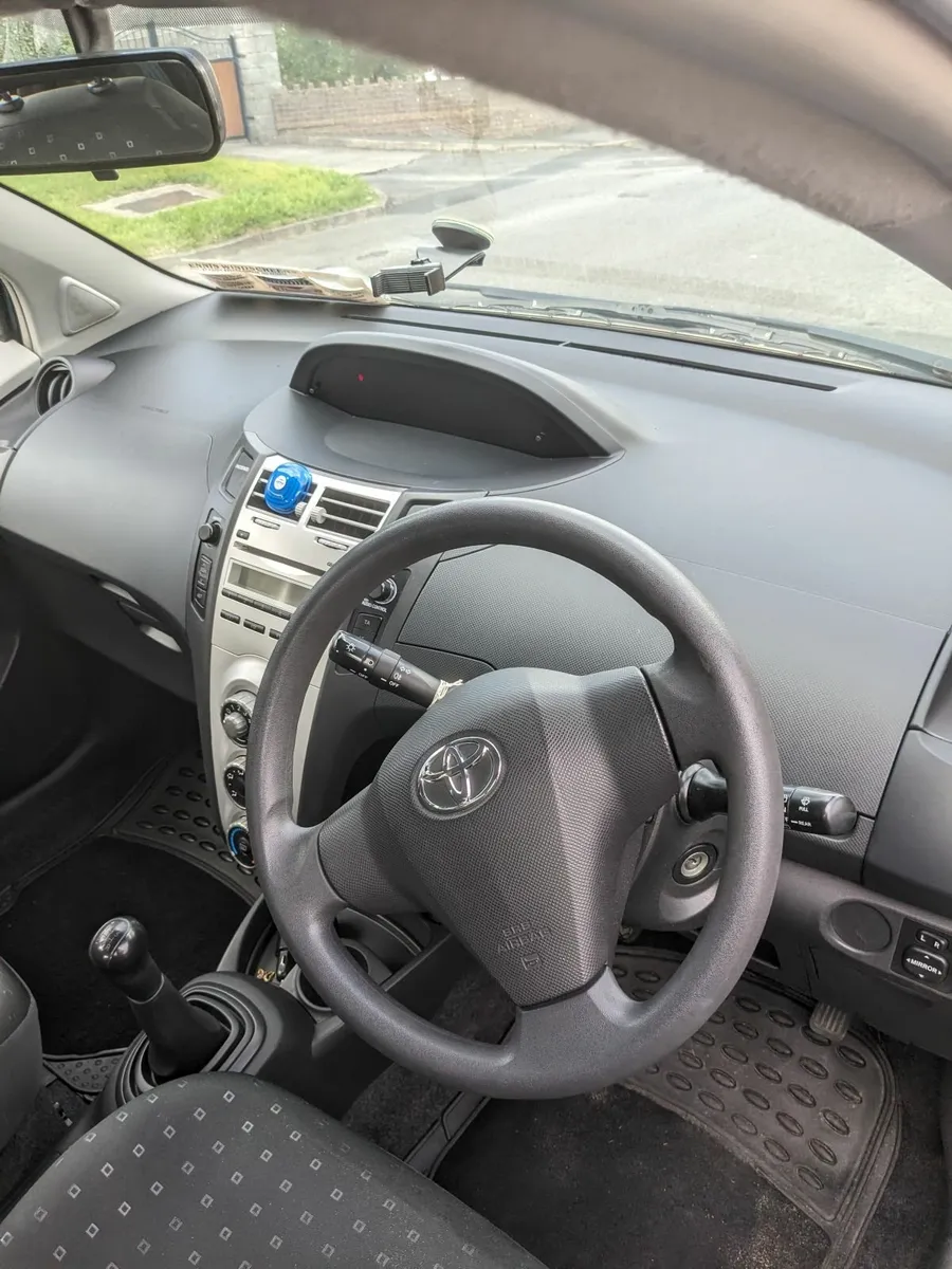 Toyota Yaris 2007 - Image 4