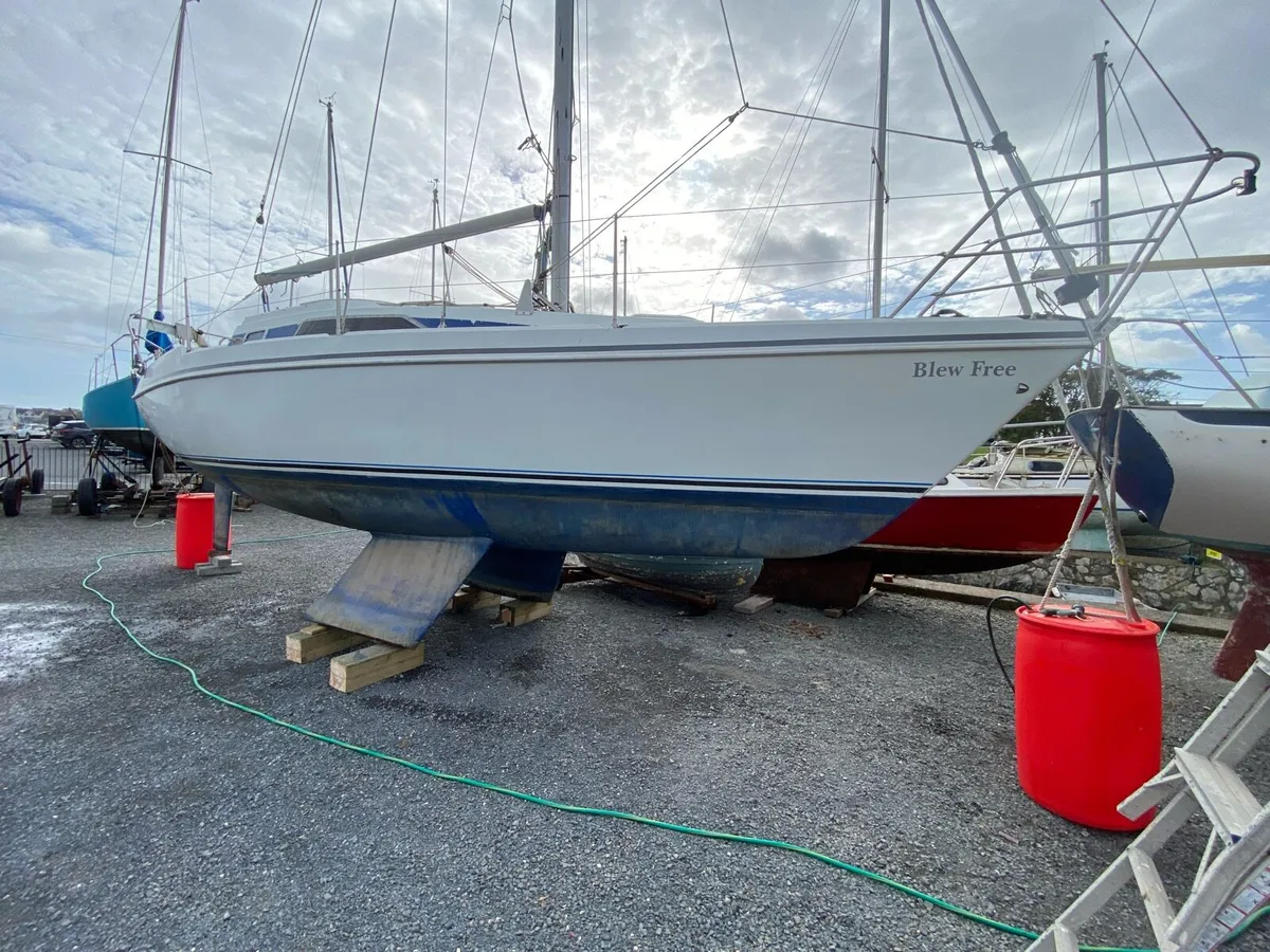 Free Storage Yacht Hunter horizon 30 sailboat boat - Image 1