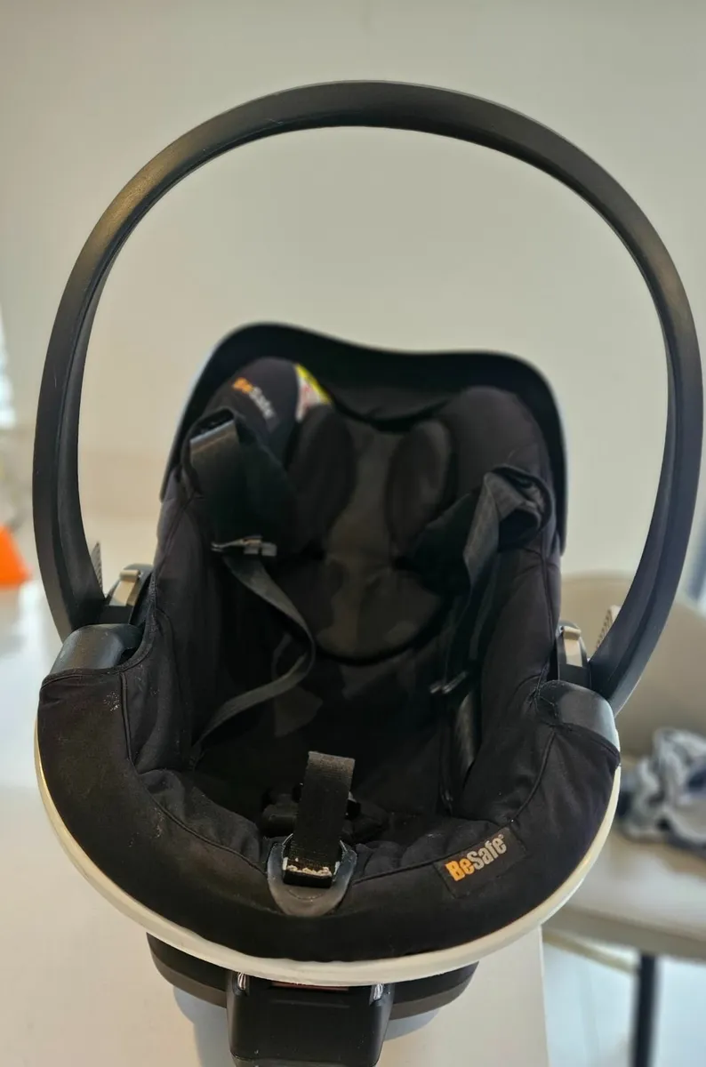 Baby seat - Image 1