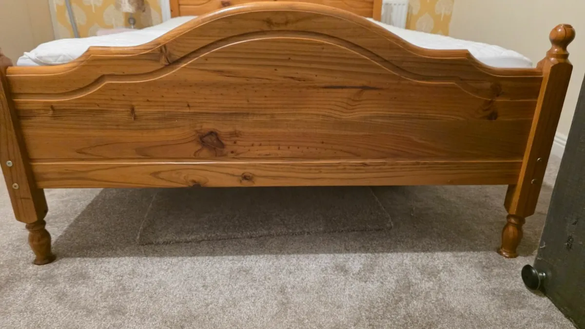 Double bed - Image 2