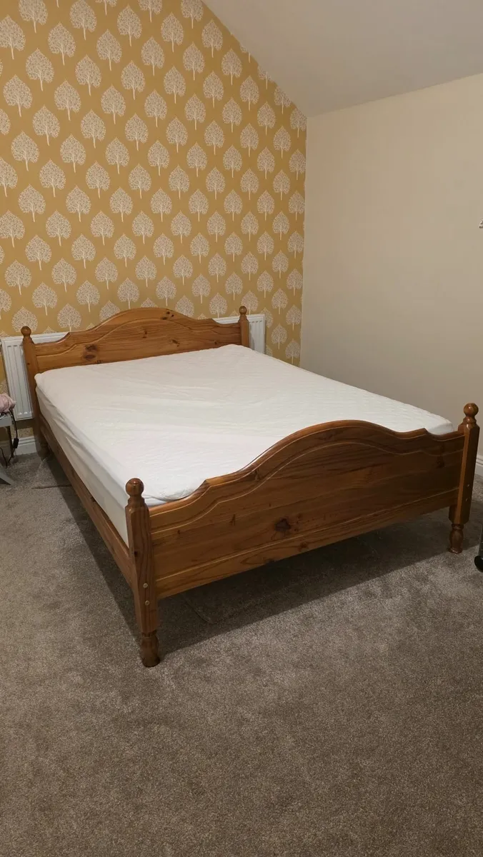 Double bed - Image 1