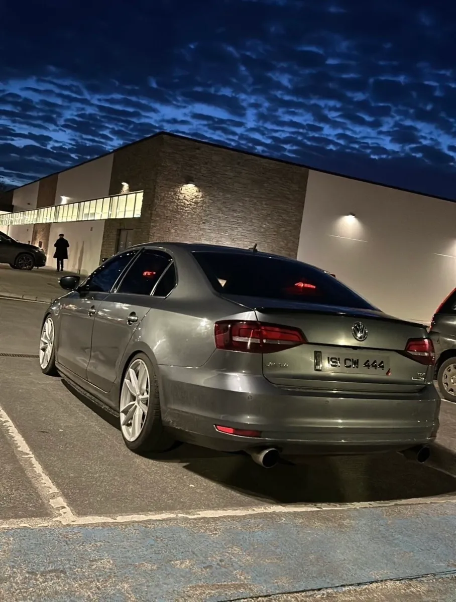 161 Vw Jetta 2.0TDI - Image 1