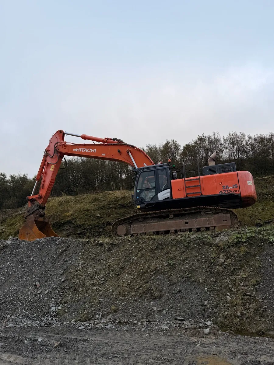 Hitachi Zaxis self drive hire, or with driver - Image 1
