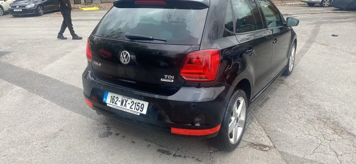 2016 Volkswagen Polo - Image 3
