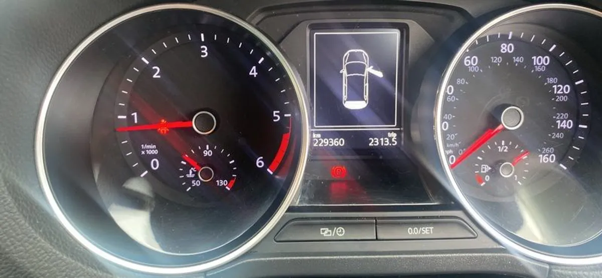 2016 Volkswagen Polo - Image 4