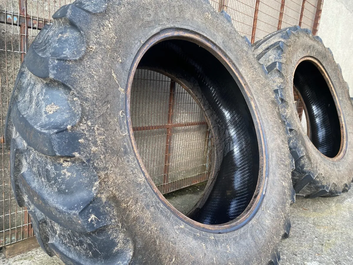 16.9R34(420/85R34)BKT AGRIMAX RADIAL TRACTOR TYRES - Image 2