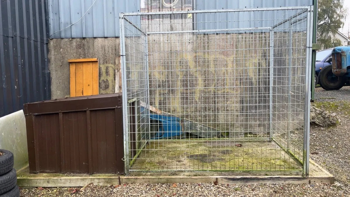 Dog Kennel and Run - Image 1