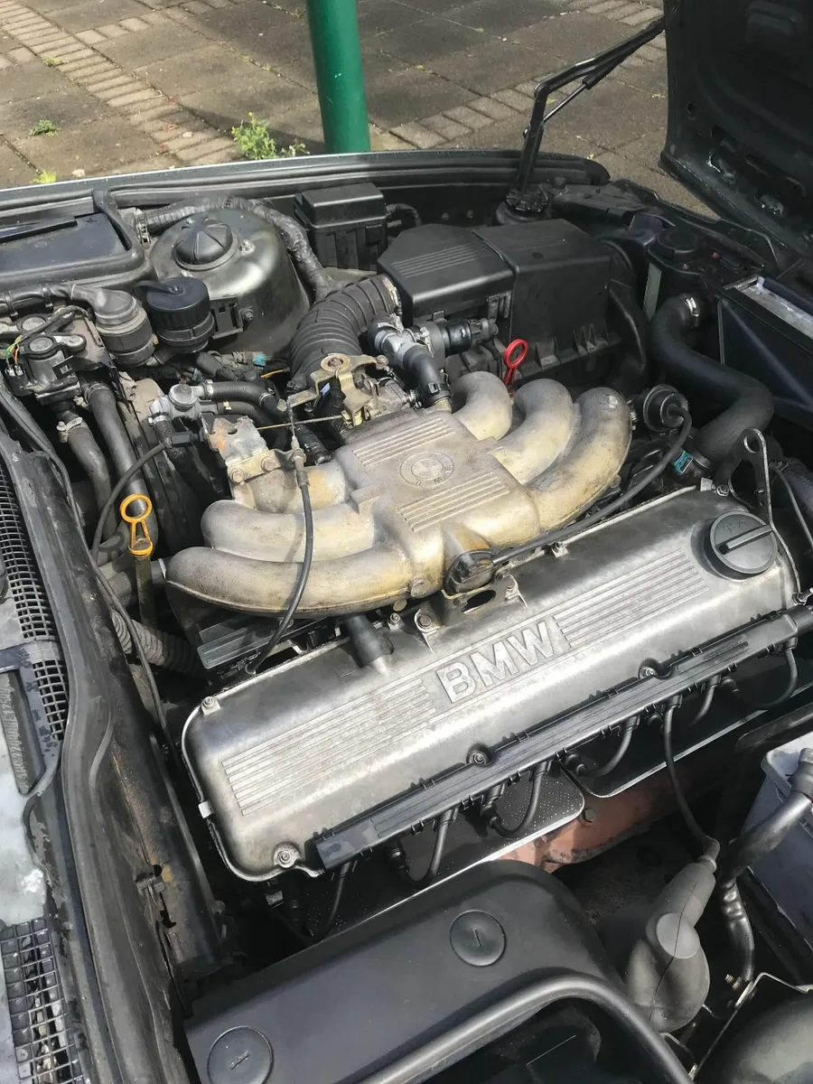 BMW 5-Series 1989 - Image 4