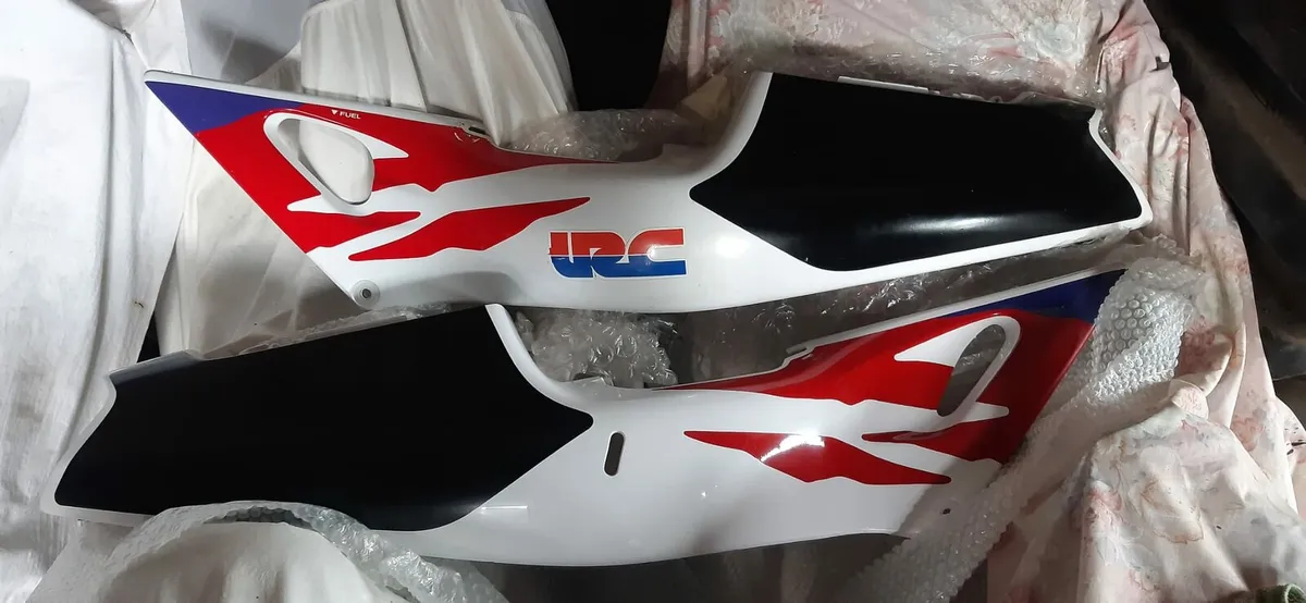 VFR400 spares - Image 4