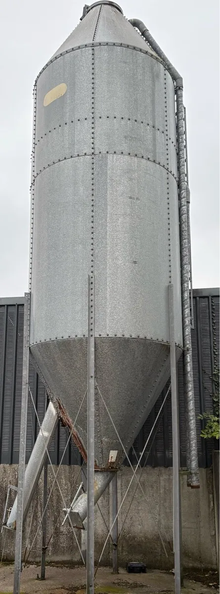 Spirofeed Split Meal Bin - Image 1
