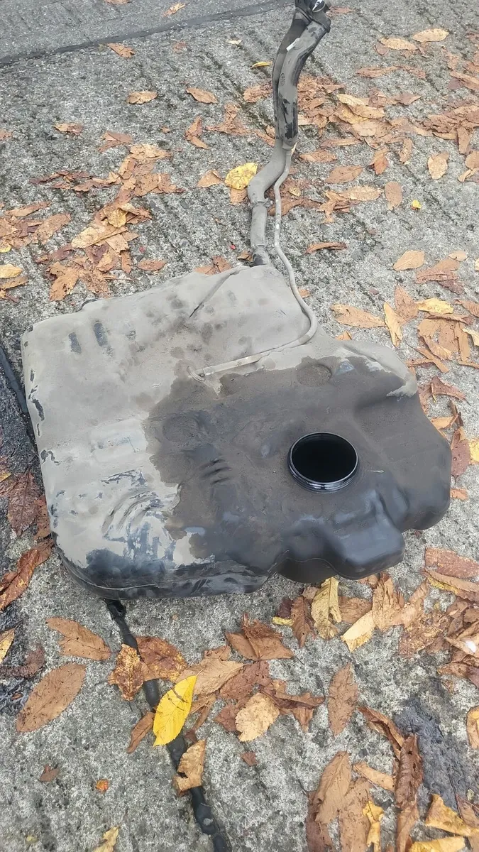 Vw caddy fuel tank - Image 2