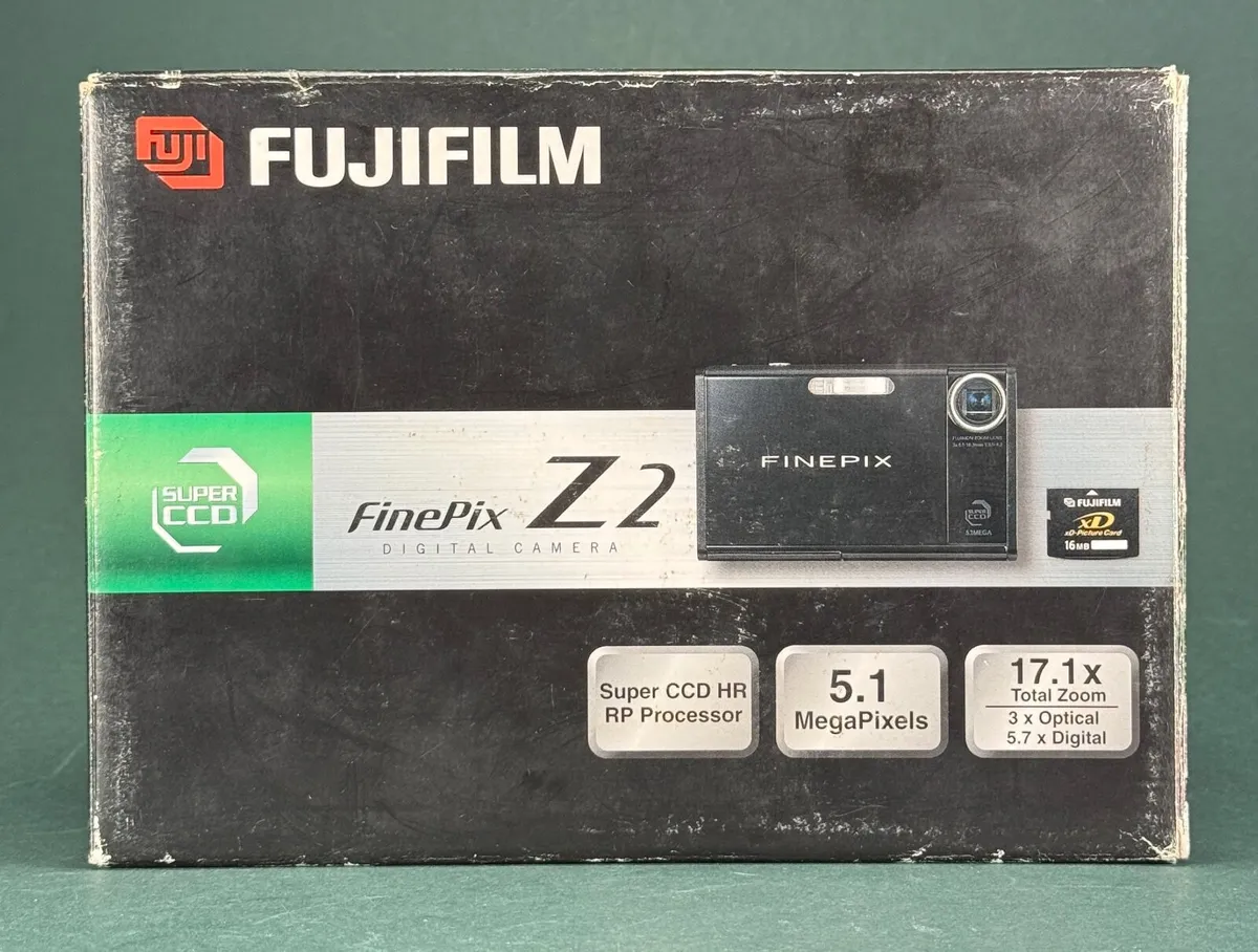 Fujifilm FinePix Z2 digital camera - Image 1