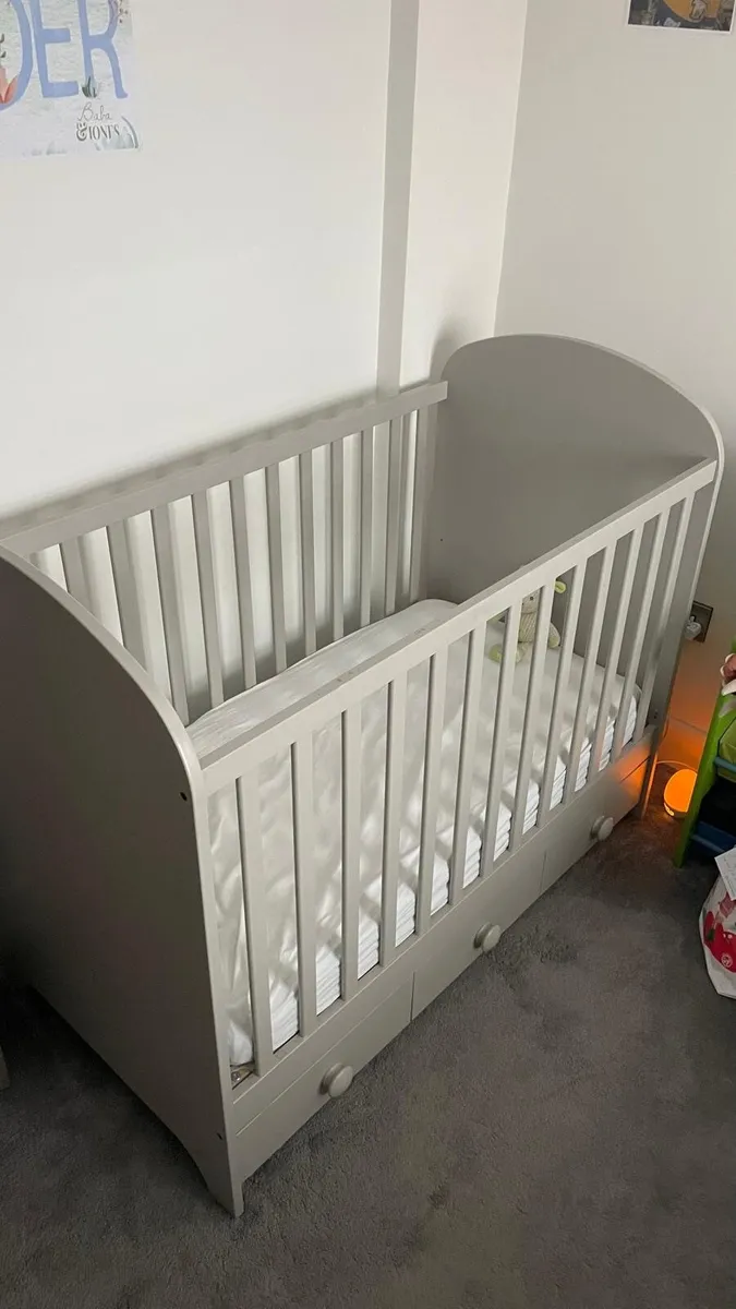 Cot - Image 1