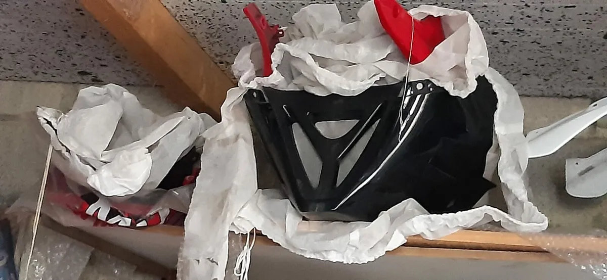 Yamaha R1 parts - Image 3