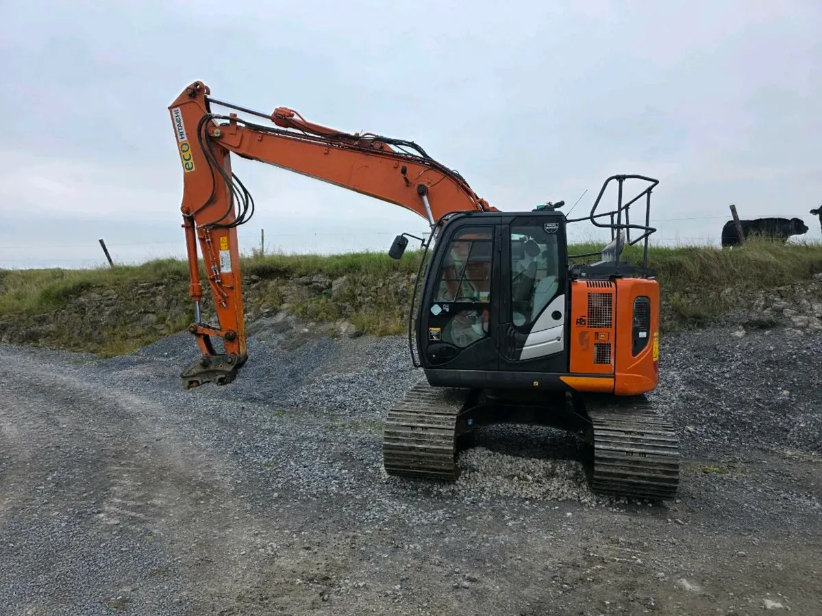 Hitachi 135 - Image 3