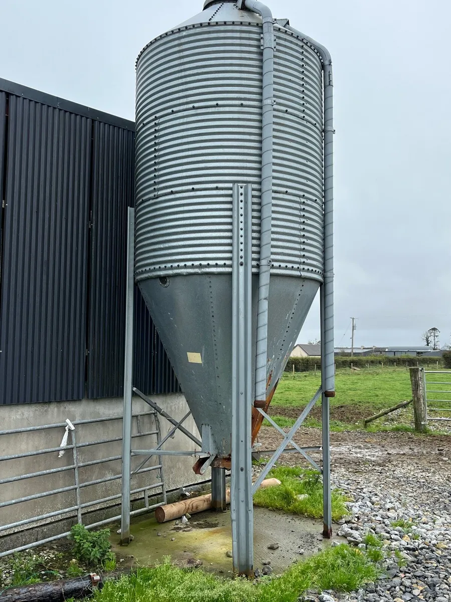 Meal bin - Image 1