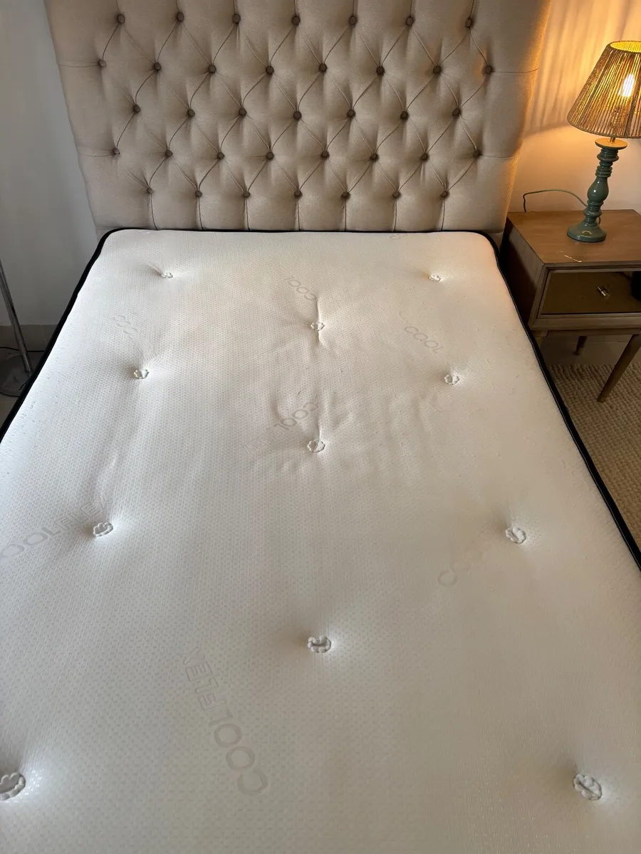 Small Double Bed (Chesterfield) - Image 2
