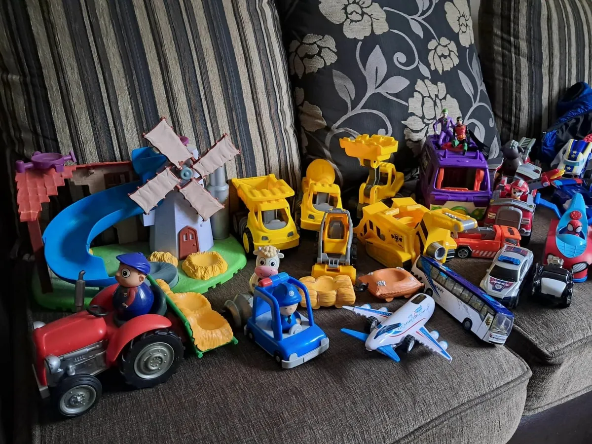 Toys - Image 3