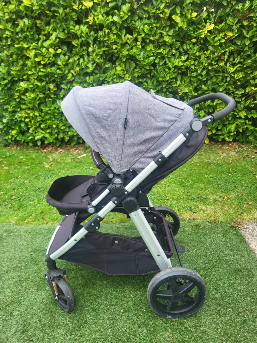 Pram €30 - Image 1