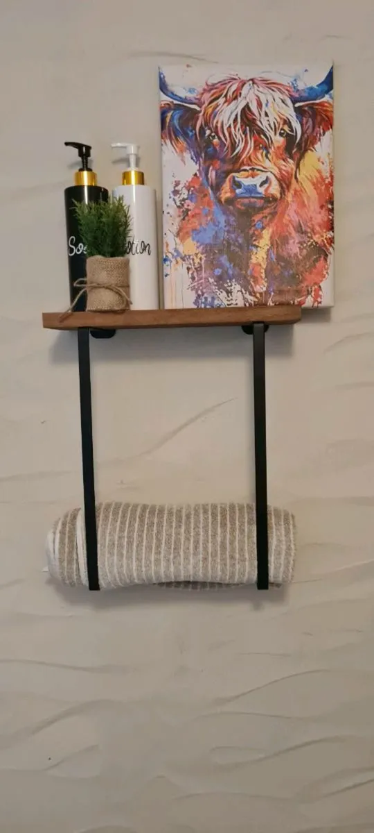 Bathroom towel holder with shelf - Image 1