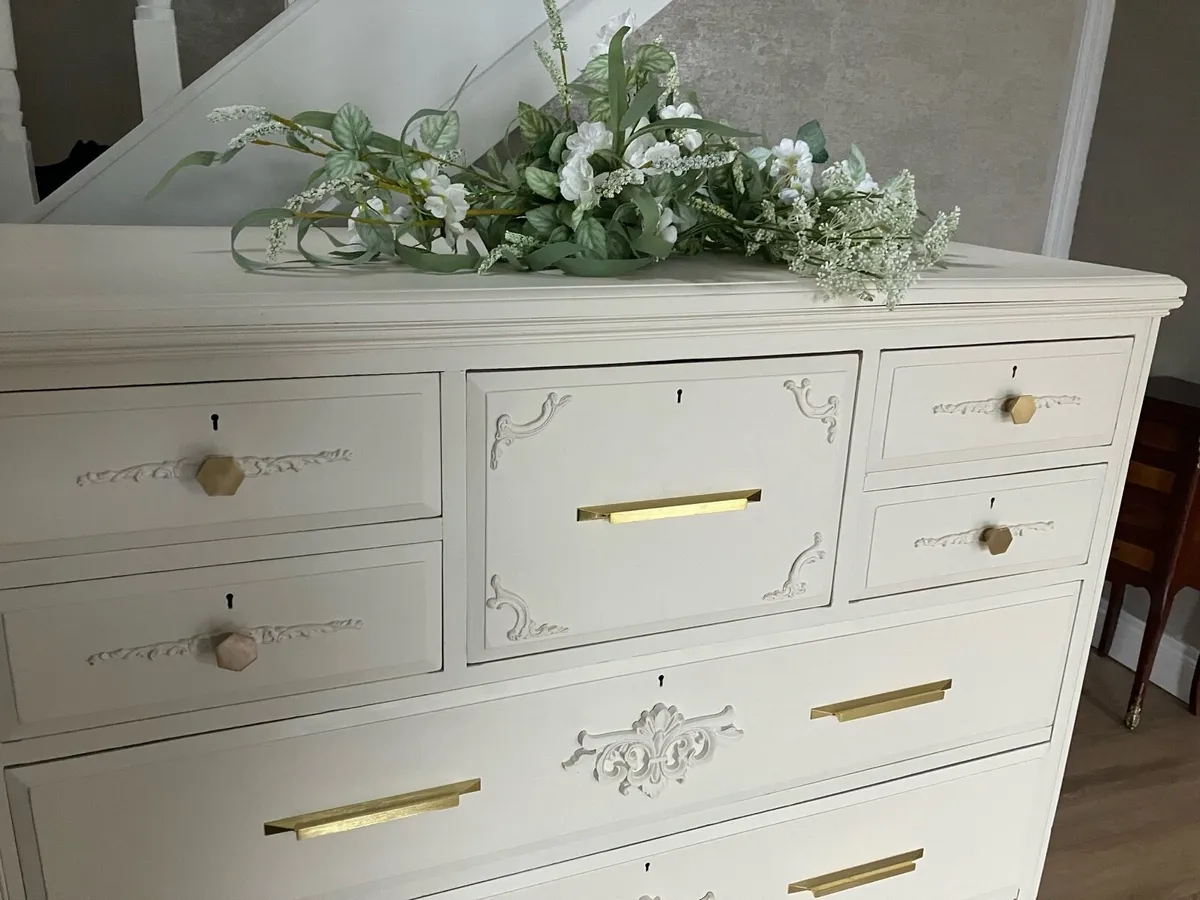 Chest of drawers. - Image 2
