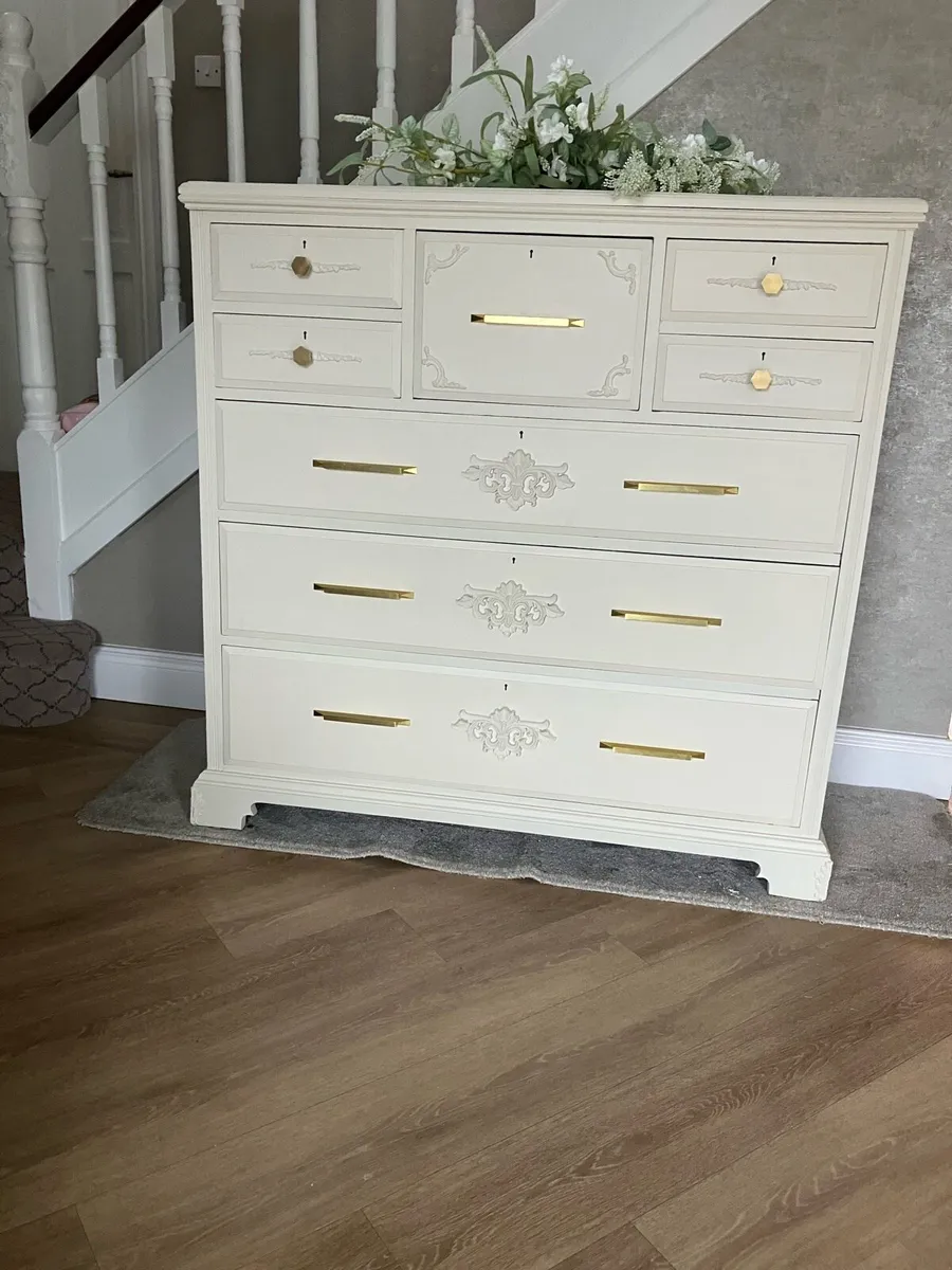 Chest of drawers. - Image 4