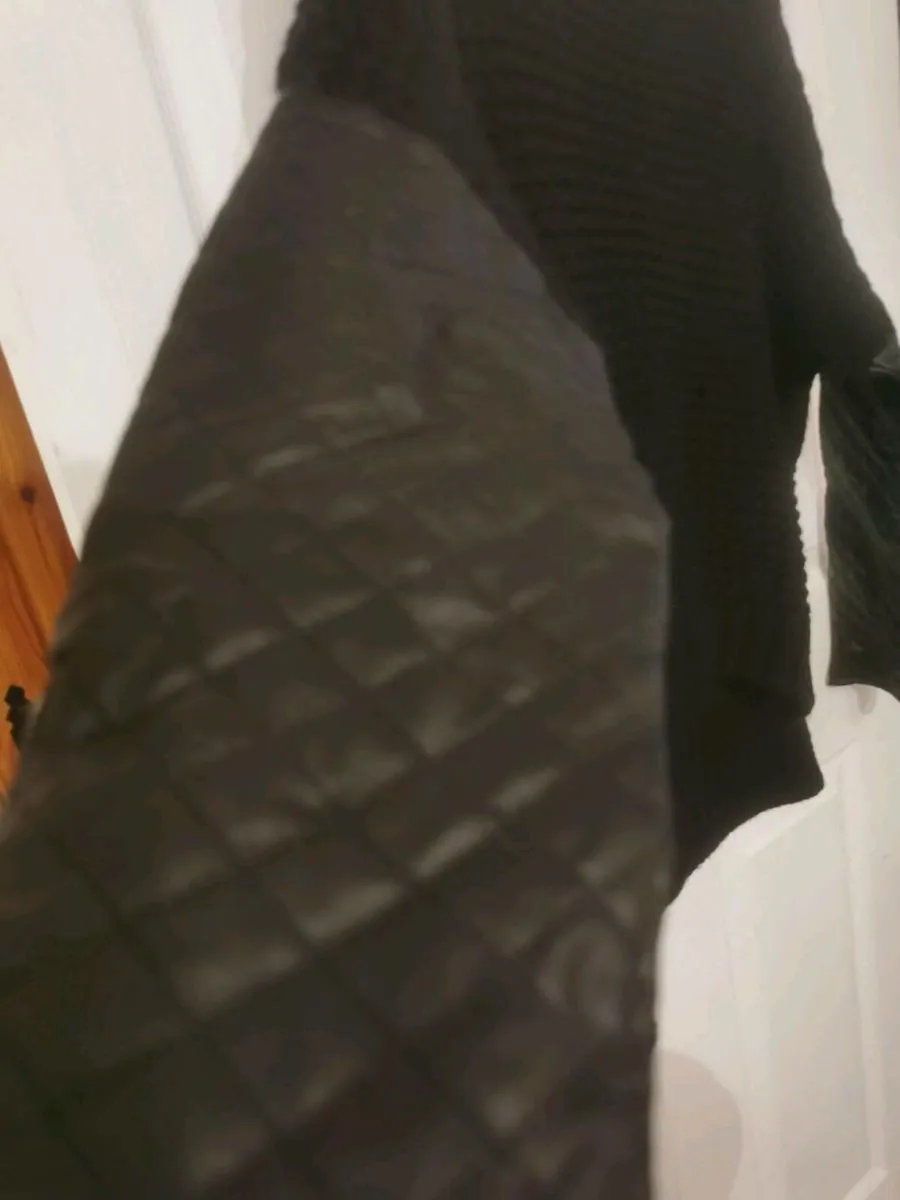 Clothes - Image 4