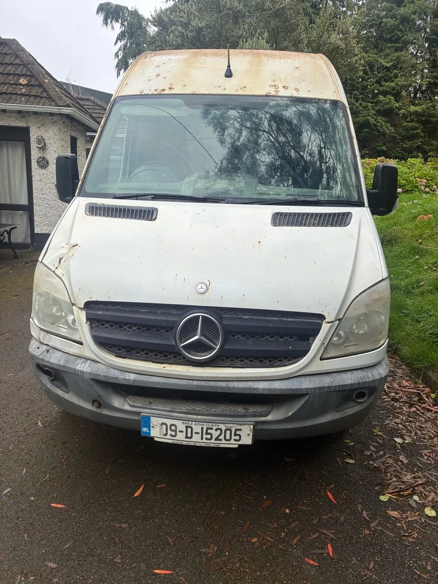 Van - Image 1