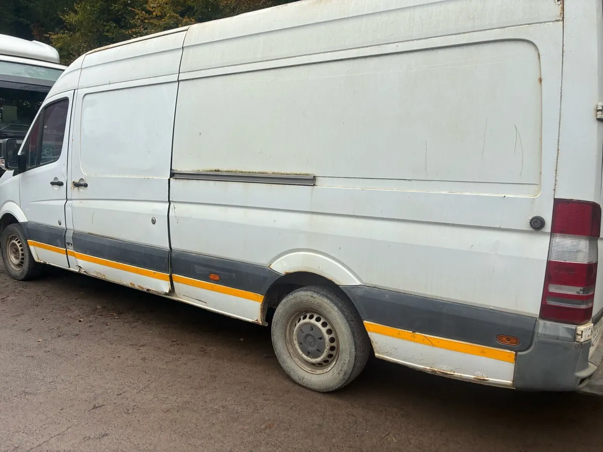 Van - Image 3