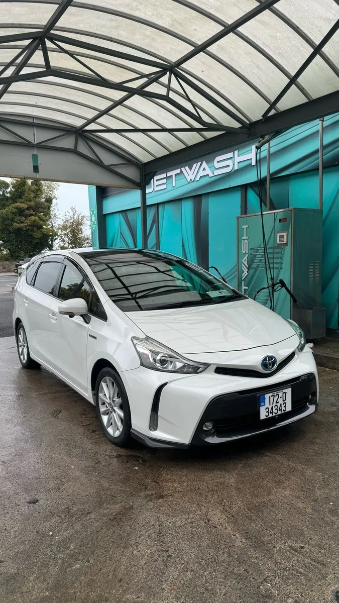Toyota Prius 7 Seater low mileage sunroof - Image 1