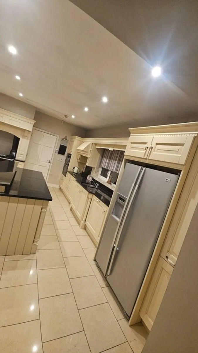 Fitted Kitchen - Image 3