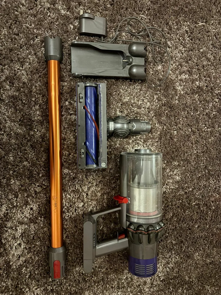 Dyson V10