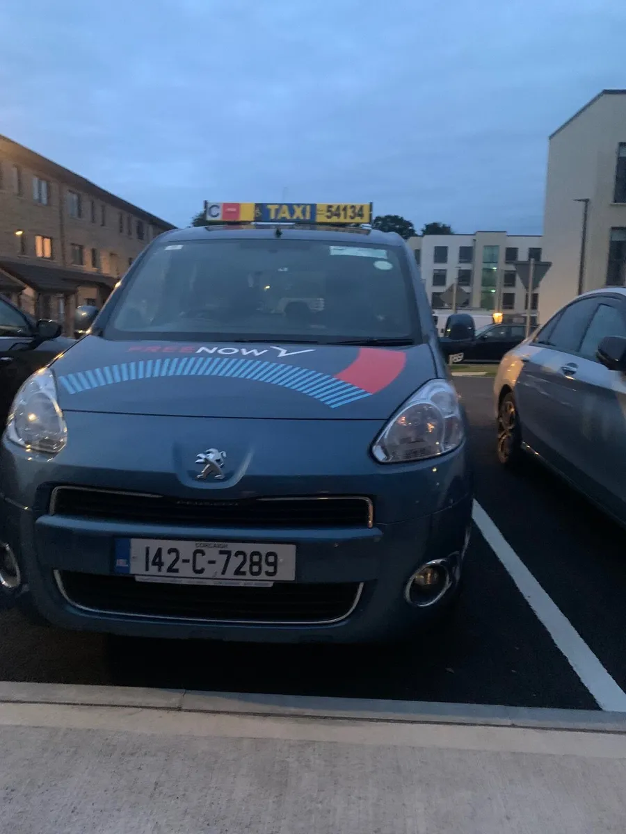 taxi to rent - Image 2